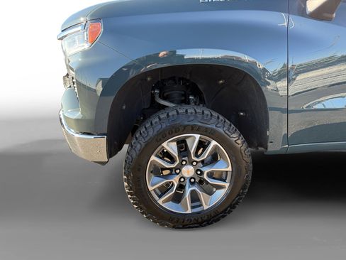 Used 2025 Chevrolet Silverado 1500 LT image 9