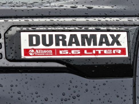 Used 2025 GMC Sierra 2500 AT4 w/ Technology Package image 3