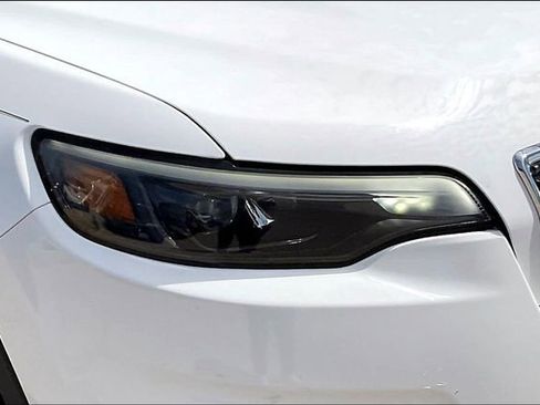 Used 2019 Jeep Cherokee Latitude Plus image 27