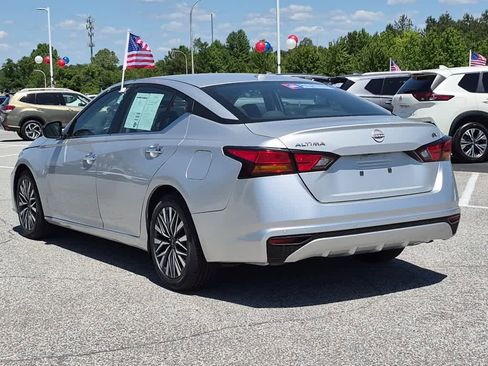 Used 2024 Nissan Altima 2.5 SV FWD image 4