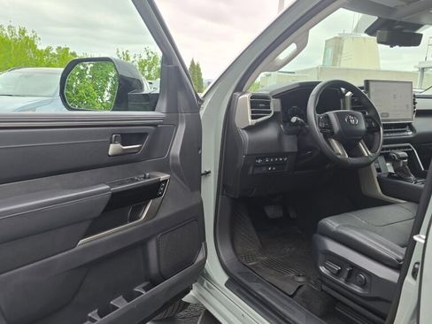Used 2024 Toyota Tundra Limited AWD/4WD image 19