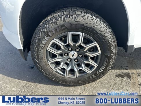 Used 2024 Chevrolet Colorado Z71 w/ Z71 Convenience Package 2 image 10