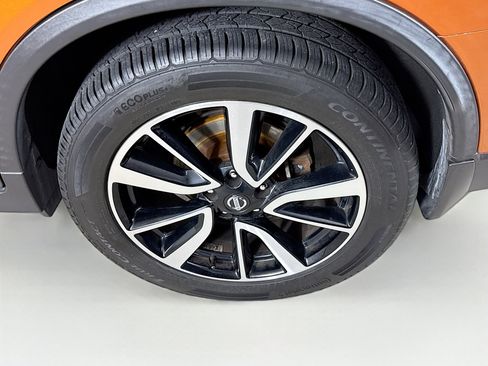 Used 2017 Nissan Rogue SL w/ SL Premium Package image 38