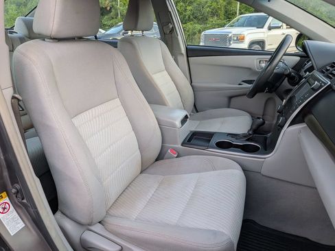 Used 2015 Toyota Camry LE FWD image 26