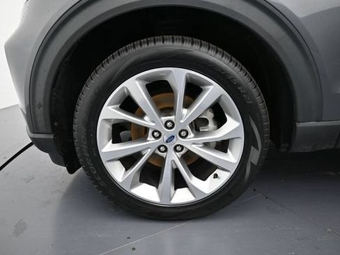 Used 2021 Ford Explorer Platinum w/ Equipment Group 601A AWD/4WD image 9