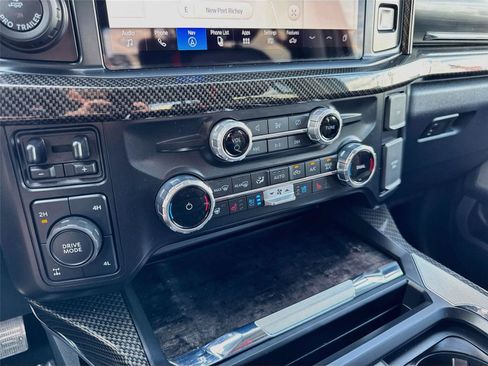 Used 2024 Ford F250 Lariat w/ Lariat Ultimate Package AWD/4WD image 14