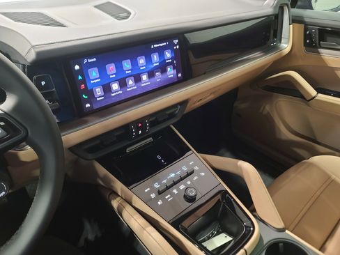 New 2026 Porsche Cayenne image 20