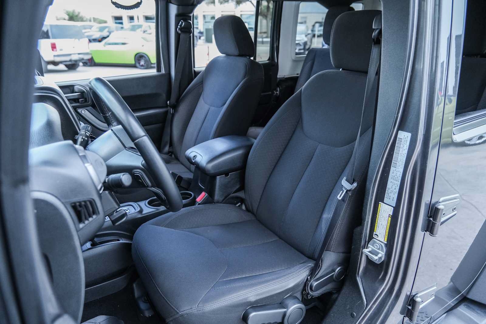Used 2018 Jeep Wrangler Unlimited Sport S AWD/4WD image 29