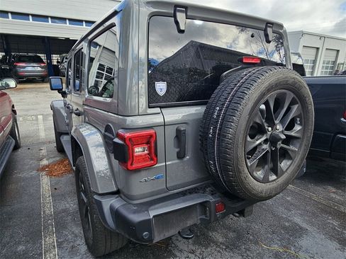 Used 2021 Jeep Wrangler Unlimited Sahara w/ Cold Weather Group image 9