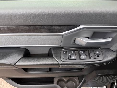 Used 2022 RAM 3500 Big Horn w/ Max Tow Package image 14