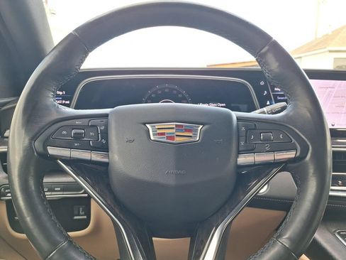 Used 2022 Cadillac Escalade ESV Premium Luxury AWD/4WD image 24