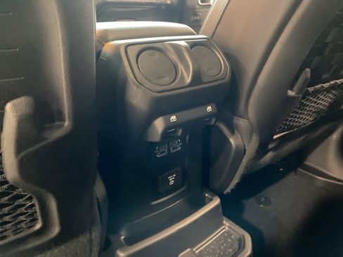 Used 2020 Jeep Wrangler Unlimited Rubicon w/ Dual Top Group image 28