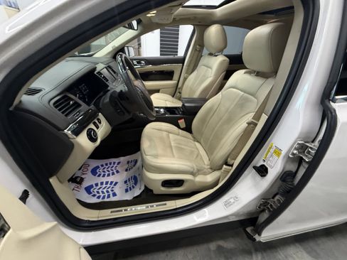 Used 2015 Lincoln MKS AWD w/ Technology Package image 13