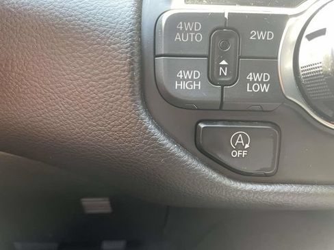 Used 2025 RAM 1500 Big Horn AWD/4WD image 33