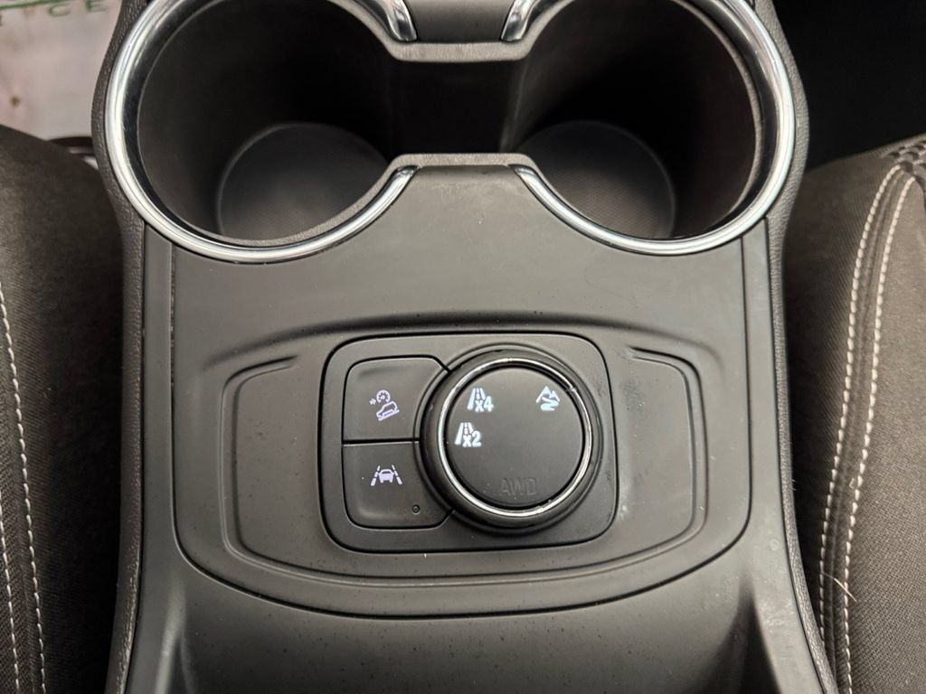 Used 2024 GMC Terrain SLE AWD/4WD image 23