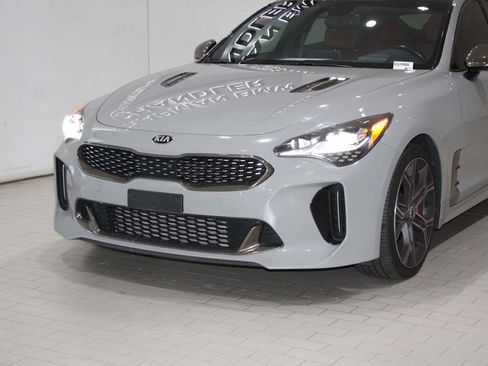 Used 2020 Kia Stinger GT2 image 2