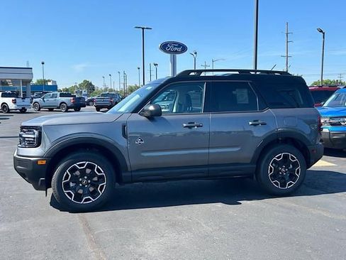 Used 2025 Ford Bronco Sport Outer Banks image 3