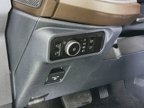 Used 2023 Ford Bronco Outer Banks AWD/4WD image 13