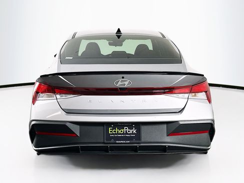Used 2025 Hyundai Elantra Sport FWD image 7