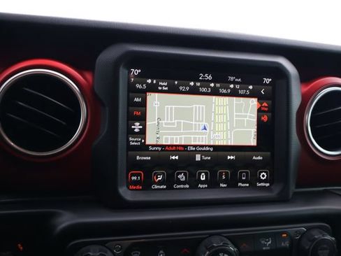 Used 2022 Jeep Gladiator Rubicon w/ Cold Weather Group AWD/4WD image 10