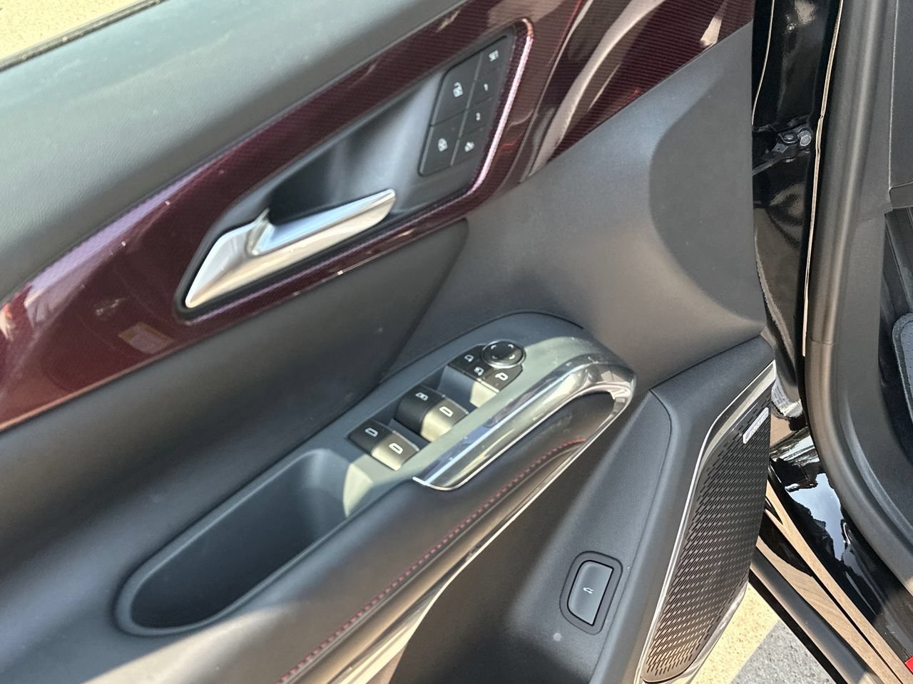 New 2027 Chevrolet Traverse RS FWD image 22