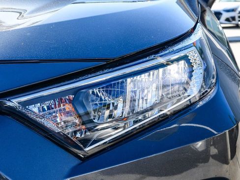 Used 2020 Toyota RAV4 XLE Premium image 10