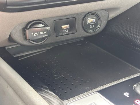 Used 2023 Hyundai Elantra SEL w/ Convenience Package image 30