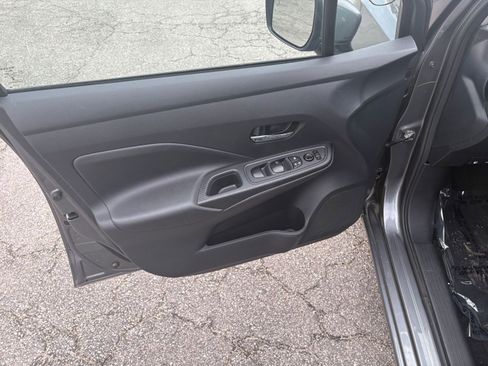 Used 2025 Nissan Versa SV FWD image 18
