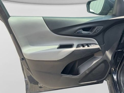 Used 2022 Chevrolet Equinox LT FWD image 10