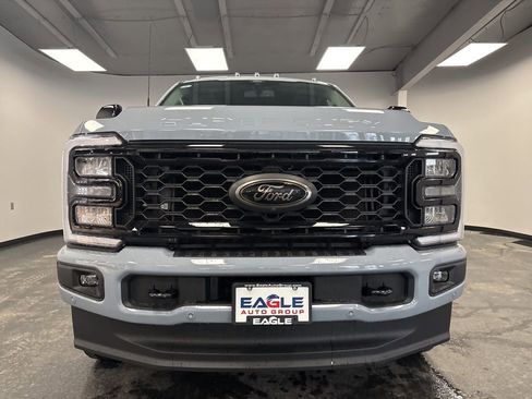 New 2026 Ford F250 Lariat w/ Black Appearance Package image 4