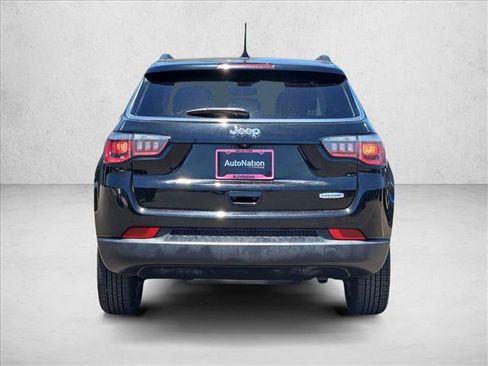 Used 2018 Jeep Compass Latitude w/ Popular Equipment Group FWD image 7