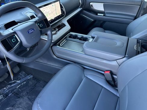 New 2025 Ford Expedition Max Active image 10