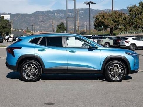 Used 2026 Chevrolet Trax LT w/ LT Convenience Package image 28