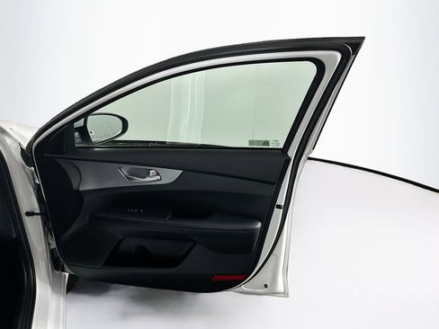 Used 2024 Kia Forte LXS image 29