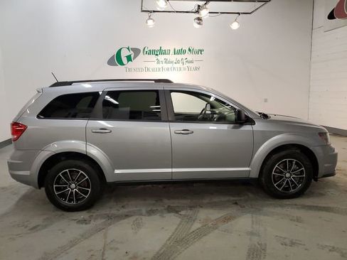 Used 2017 Dodge Journey SE w/ Blacktop Package image 7