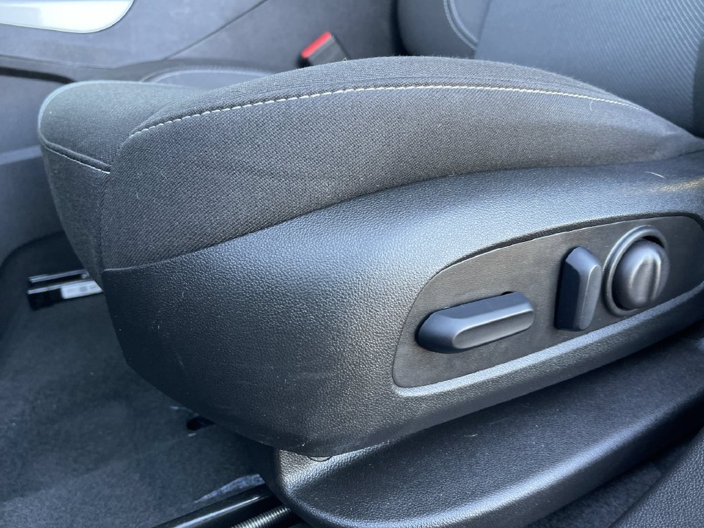 Used 2025 Chevrolet Blazer LT FWD image 20