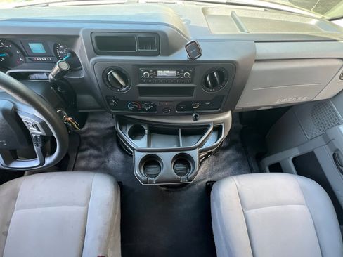Used 2022 Ford E-450 and Econoline 450 Super Duty w/ Power Windows & Locks Group image 14