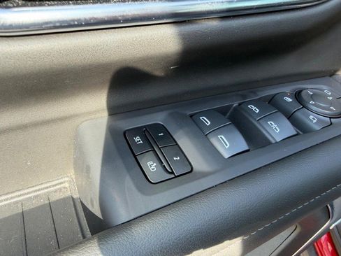 Used 2024 Chevrolet Tahoe LT w/ LT Signature Package image 22