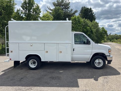 New 2025 Ford E-350 and Econoline 350 Super Duty w/ Power Equipment Group image 4