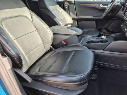 Used 2020 Ford Escape Titanium w/ Titanium Premium Package 2.0 AWD/4WD image 18