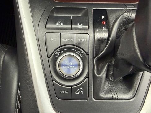 Used 2023 Toyota RAV4 Limited image 19