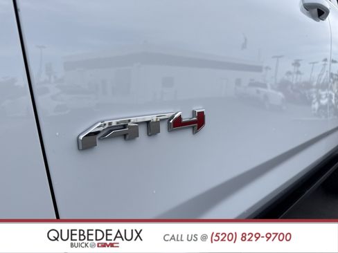 Used 2022 GMC Yukon AT4 image 6