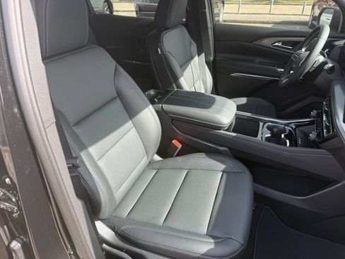 New 2026 Chevrolet Traverse LT image 40