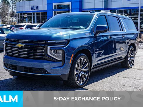 Used 2025 Chevrolet Suburban High Country image 4