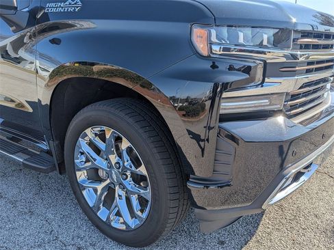 Used 2020 Chevrolet Silverado 1500 High Country w/ Technology Package image 10