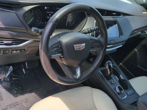 Certified 2022 Cadillac XT4 Sport FWD image 11