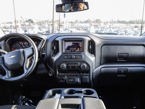 Used 2025 Chevrolet Silverado 2500 Custom w/ Custom Value Package AWD/4WD image 15