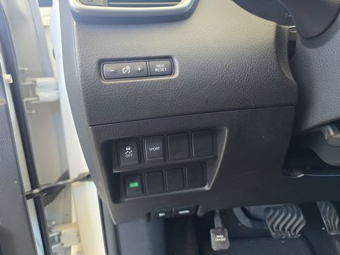 Used 2016 Nissan Rogue S FWD image 38