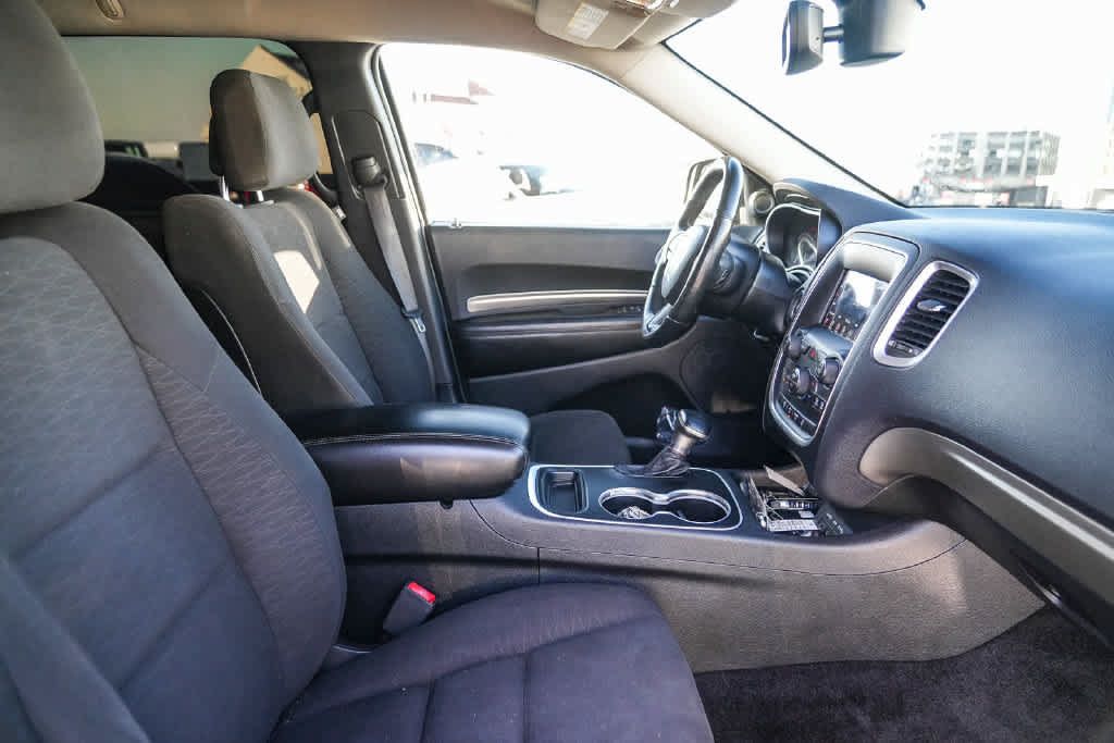 Used 2019 Dodge Durango SXT w/ 3rd Row Seating Group RWD image 16