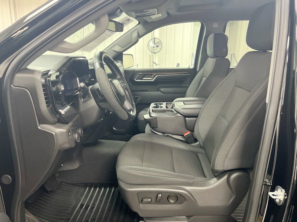 Used 2026 Chevrolet Silverado 1500 LT AWD/4WD image 20